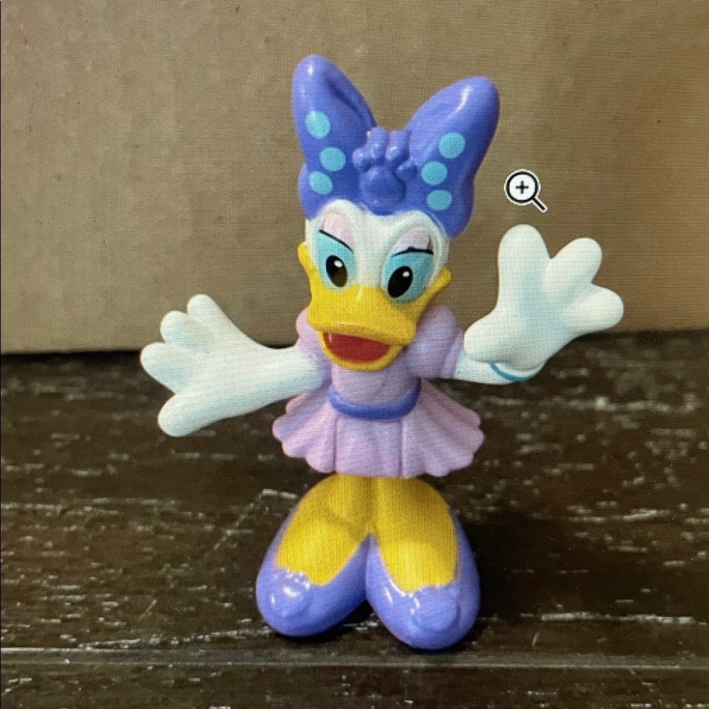Mickey Mouse & Friends ‘Daisy Duck In Purple Dress’ Figure 8cm (2011)